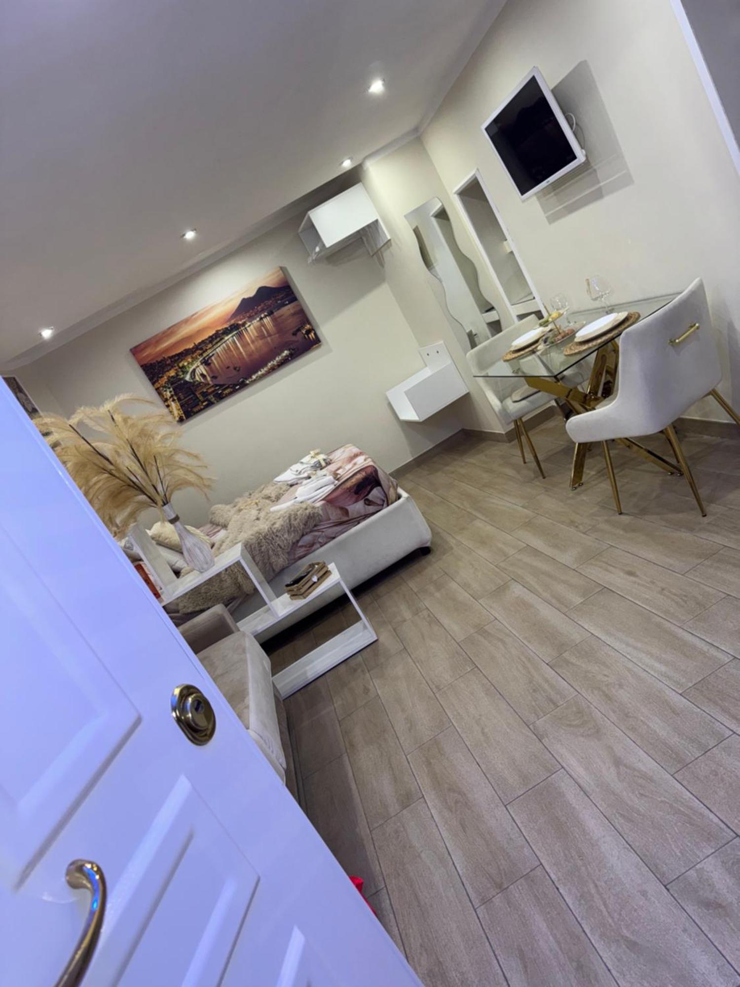 La Dimora Dei Sogni Sedil Capuano Home Suite Neapel Exterior foto